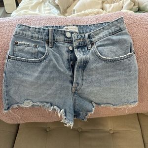 Zara Short Light Was Denim Shorts